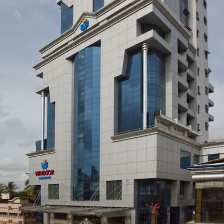 Windsor Rajadhani Hotel Thiruvananthapuram Buitenkant foto
