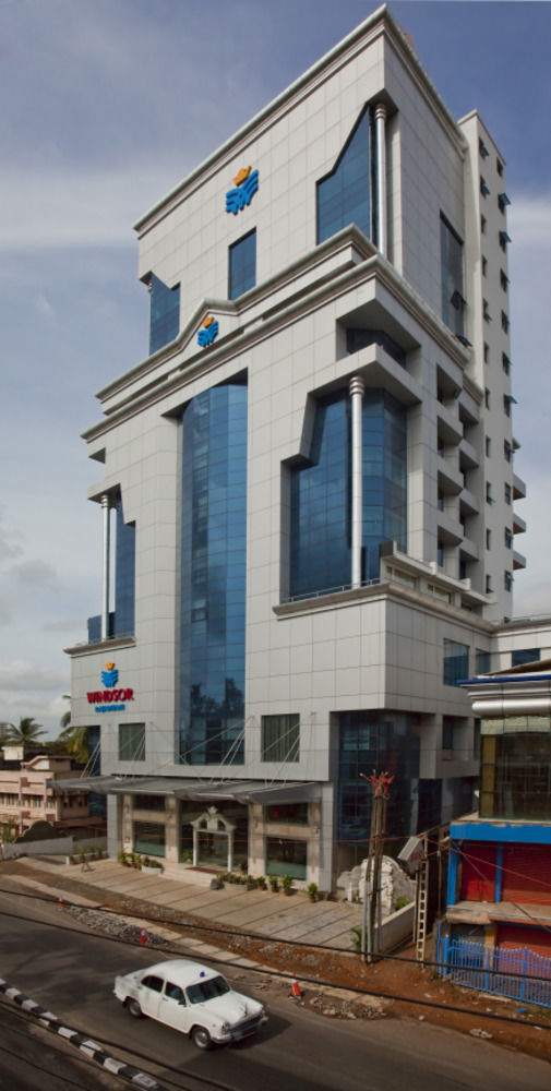Windsor Rajadhani Hotel Thiruvananthapuram Buitenkant foto