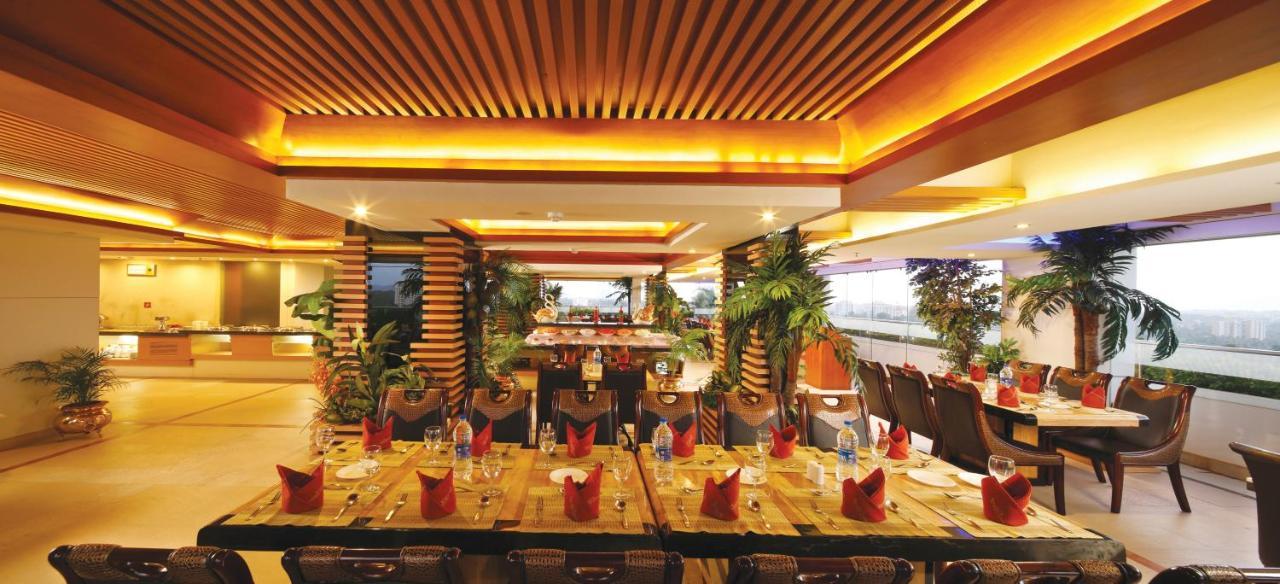 Windsor Rajadhani Hotel Thiruvananthapuram Buitenkant foto