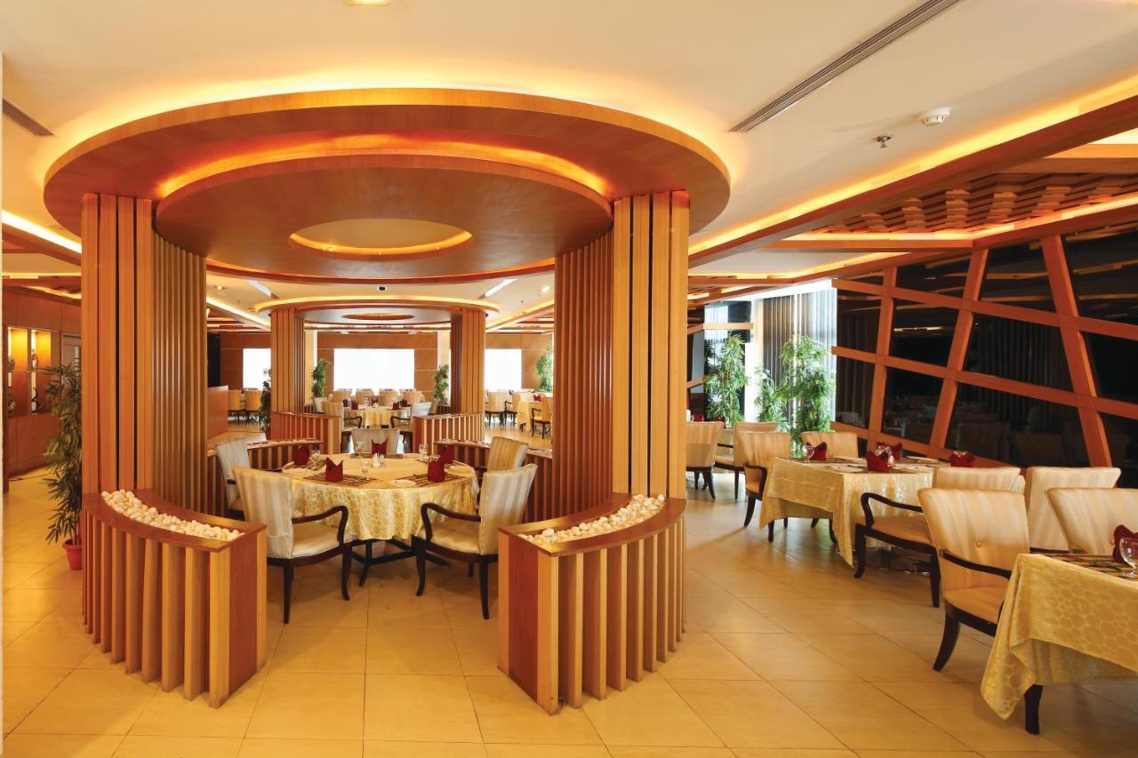 Windsor Rajadhani Hotel Thiruvananthapuram Buitenkant foto